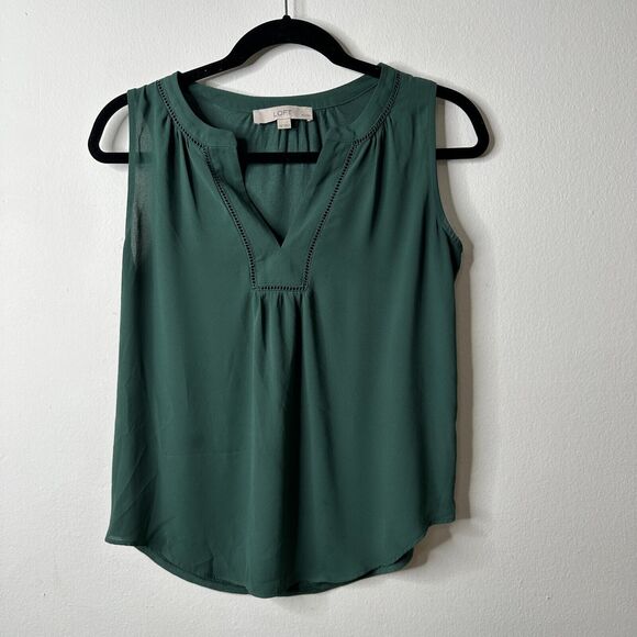 Loft Sage Green Split V-Neck Sleeveless Flowy Lace Neck Detail Tank Blouse XS - Picture 2 of 9